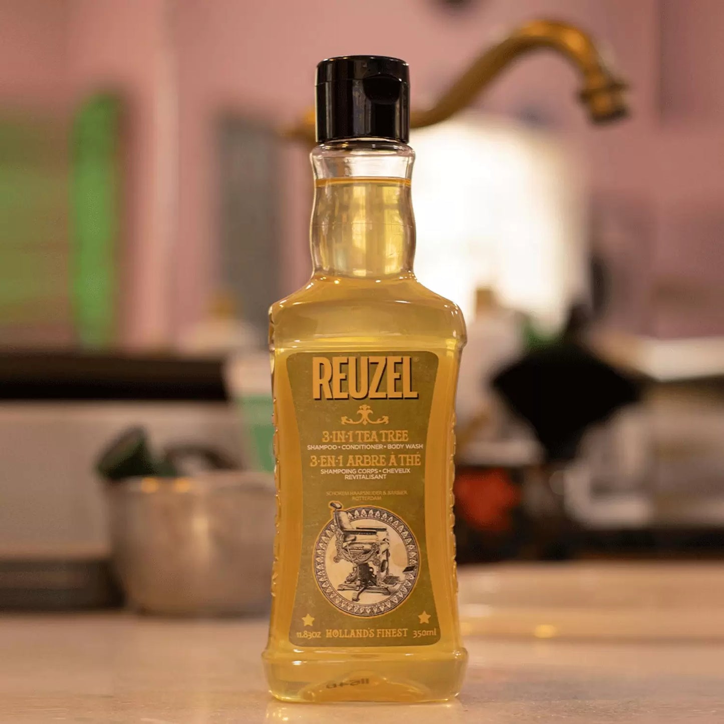 Daugiafunkcė priemonė REUZEL 3 in 1 Tea Tree Shampoo